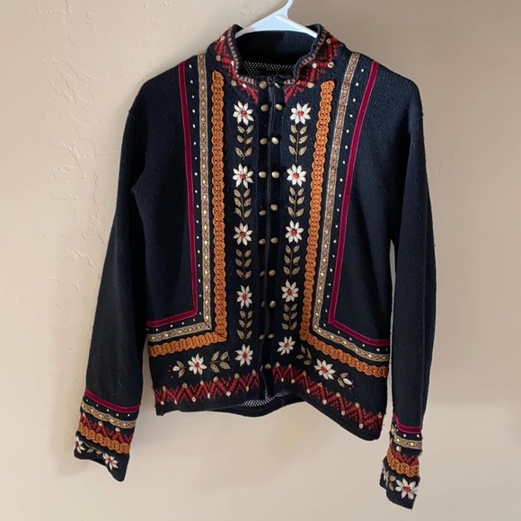 Vintage Sweaters - Icelandic Designs 100% Wool Floral Embroidered Sweater